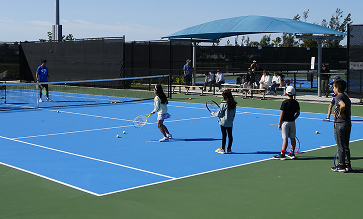 kid paly pickleball court